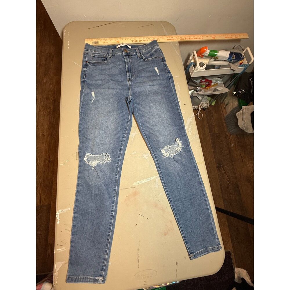 Celebrity Pink Womens Distressed Skinny Jeans Ripped Knees Stretch Denim